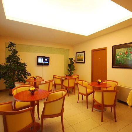 Hotel Gala Pesaro Exterior foto